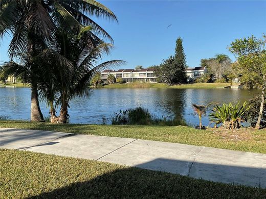 Townhouse in Lauderhill, Broward County
