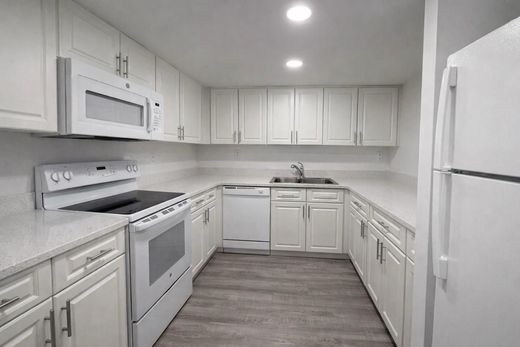 Жилой комплекс, Hialeah, Miami-Dade County
