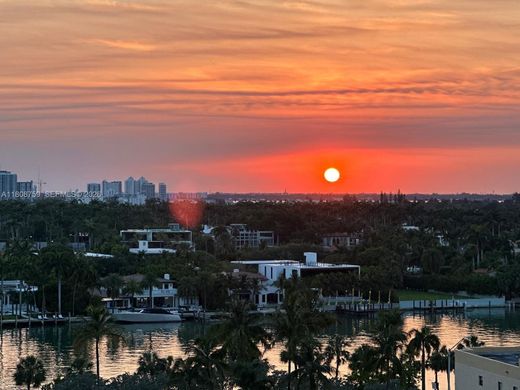 Residential complexes in Miami Beach, Miami-Dade