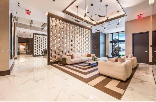 Coral Gables, Miami-Dade Countyのアパートメント・コンプレックス