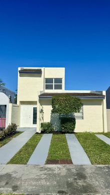 Вилла, Hialeah, Miami-Dade County