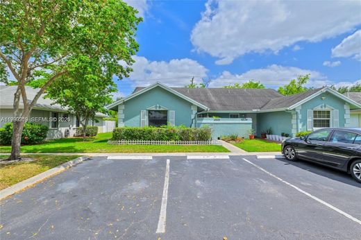 Townhouse in Sunrise, Broward County