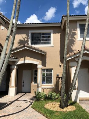 Residential complexes in Doral, Miami-Dade