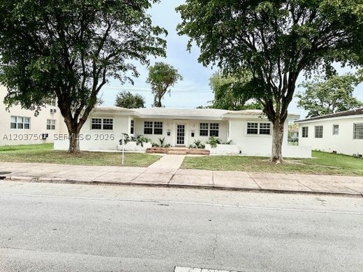 Townhouse in Coral Gables, Miami-Dade