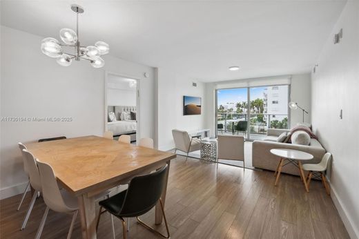 Komplex apartman Bay Harbor Islands, Miami-Dade County