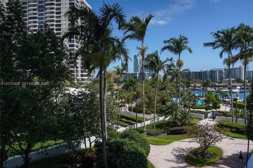 Residential complexes in Hallandale, Broward County