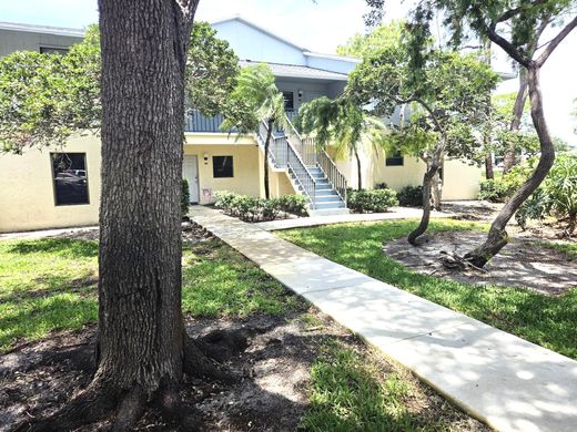 Residential complexes in Stuart, Martin County