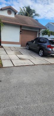 Willa w Pembroke Pines, Broward County