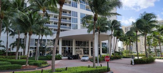 Residential complexes in Hallandale, Broward County