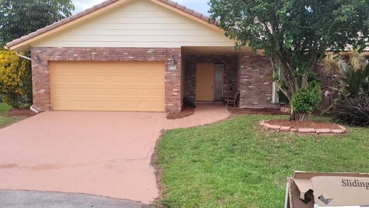 Villa in Coral Springs, Broward County