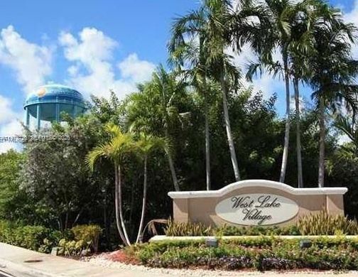 Residential complexes in Hollywood, Broward County