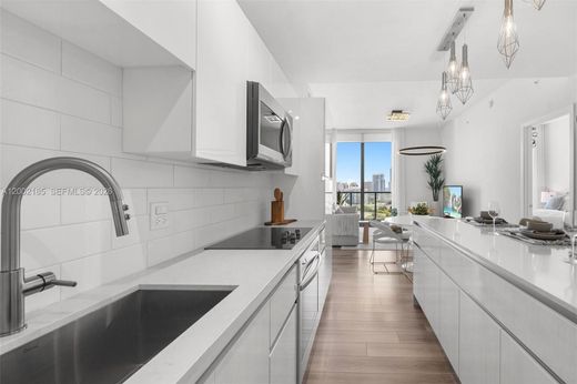 Complesso residenziale a Hallandale Beach, Broward County