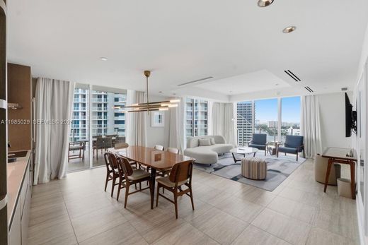 Residential complexes in Fort Lauderdale, Broward County