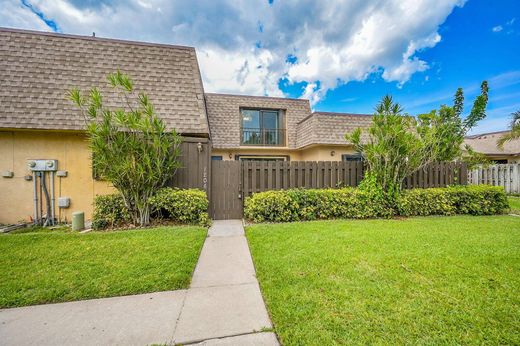 Townhouse in Palm Springs, Palm Beach