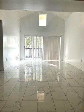 Complexes résidentiels à Hialeah, Comté de Miami-Dade