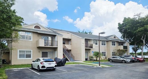 مجمع شقق ﻓﻲ Pembroke Pines, Broward County