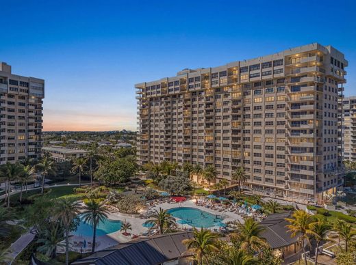 Residential complexes in Lauderdale by the sea, Broward County