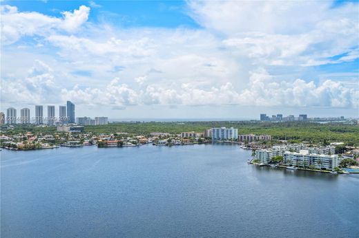 Residential complexes in North Miami Beach, Miami-Dade
