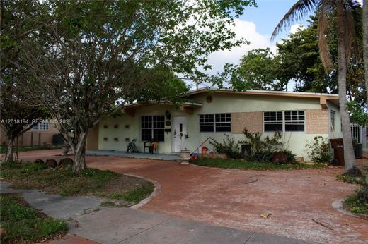Willa w Hialeah, Miami-Dade County