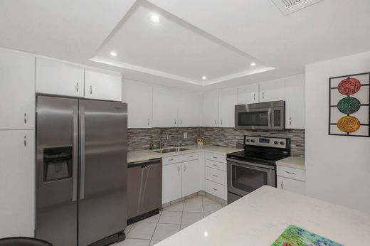 Complexes résidentiels à Hallandale Beach, Comté de Broward