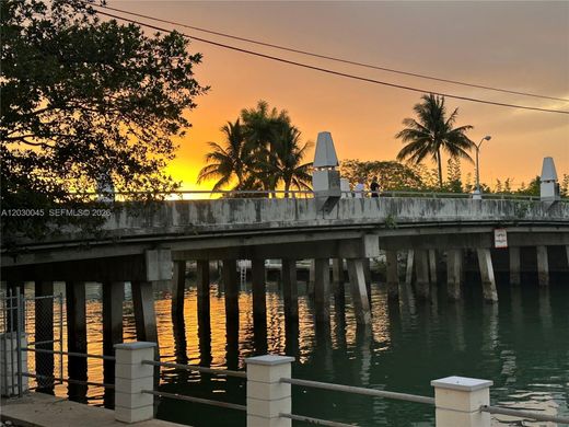 Жилой комплекс, Майами-Бич, Miami-Dade County