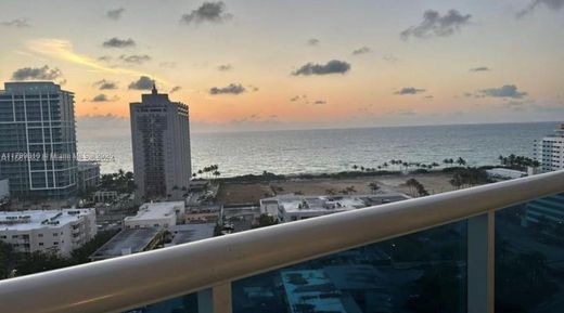 Miami Beach, Miami-Dade Countyのアパートメント・コンプレックス