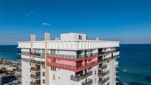 Residential complexes in Hollywood, Broward County