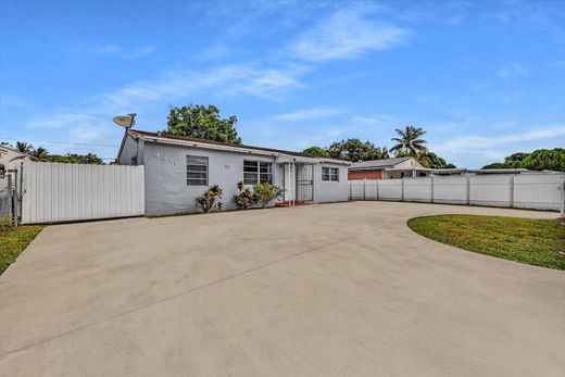 Villa in Miami Heights Trailer Park, Miami-Dade