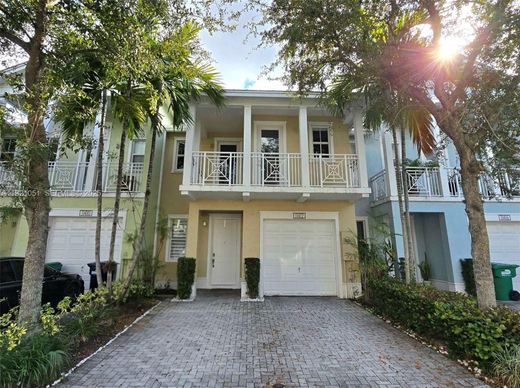 타운 하우스 / Doral, Miami-Dade County