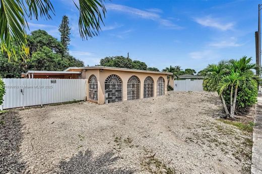 Villa in North Miami, Miami-Dade