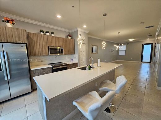 Doral, Miami-Dade Countyのアパートメント・コンプレックス