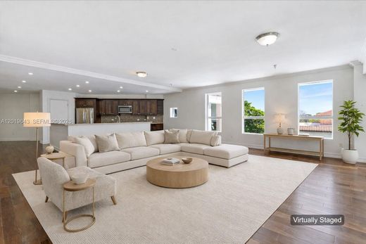 Residential complexes in Boca Raton, Palm Beach