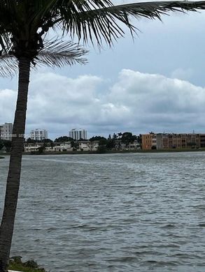 Residential complexes in Miami, Miami-Dade