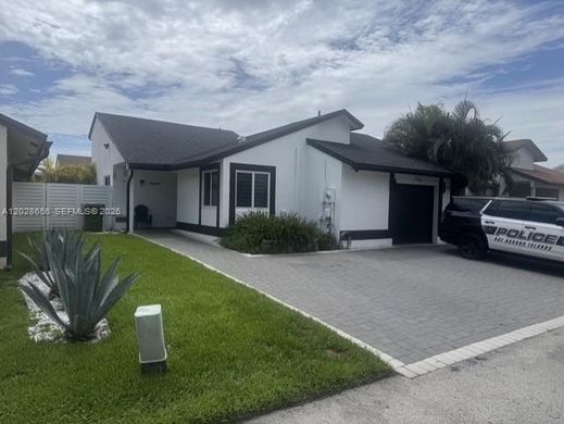 Villa Pembroke Pines, Broward County