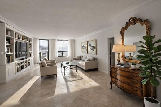 Residential complexes in Bal Harbour, Miami-Dade