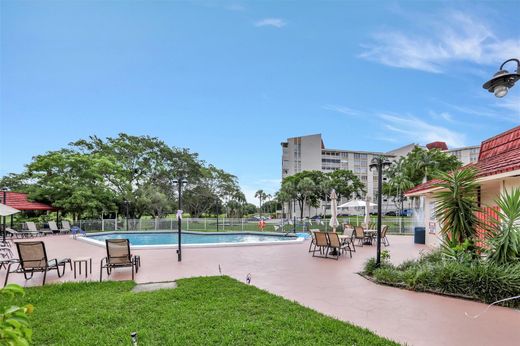 Residential complexes in Lauderhill, Broward County