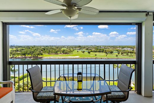 Residential complexes in North Palm Beach, Palm Beach