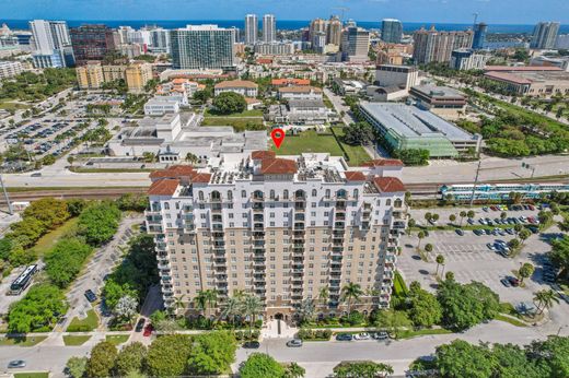 Residential complexes in West Palm Beach, Palm Beach