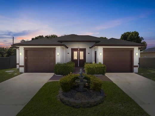 Villa Port Saint Lucie, Saint Lucie County