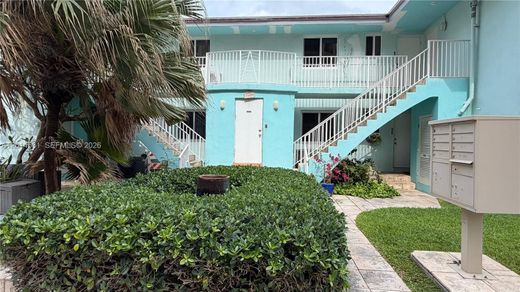 Residential complexes in Hollywood, Broward County