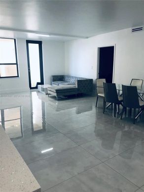 Residential complexes in Bal Harbour, Miami-Dade
