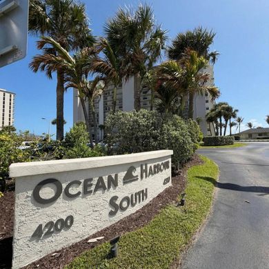 Residential complexes in Fort Pierce, Saint Lucie County