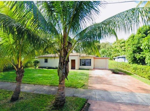 Βίλα σε North Miami, Miami-Dade County