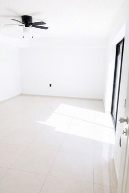 城市独宅  Palm Springs, Palm Beach County