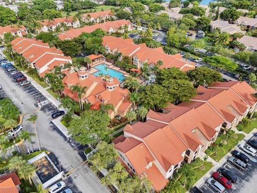 Residential complexes in Miami, Miami-Dade