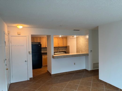 Residential complexes in Boynton Beach, Palm Beach