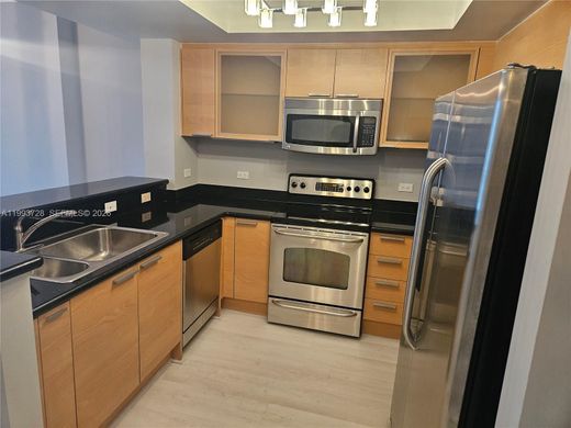 Residential complexes in Hollywood, Broward County