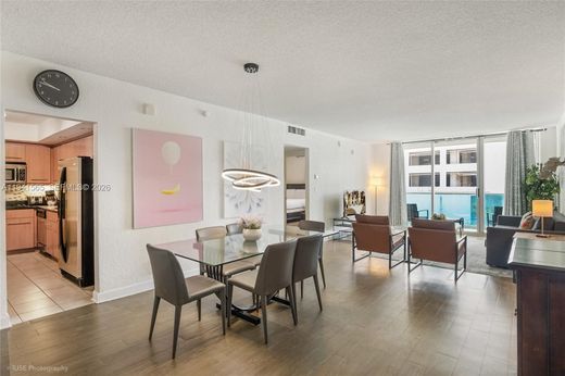 Residential complexes in Hollywood, Broward County