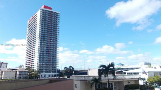 Residential complexes in Hallandale, Broward County