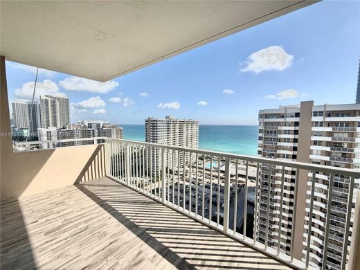 Residential complexes in Hallandale, Broward County